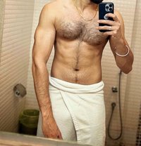 Service Provider - Acompañantes masculino in Hyderabad