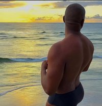 Ses - Male companion in Dubai