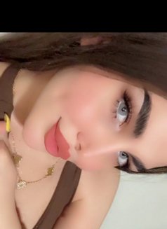 Sese alali - Transsexual escort in Beirut Photo 10 of 13