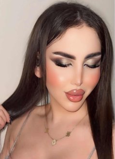 Sese alali - Transsexual escort in Beirut Photo 17 of 19