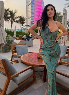 Sevda azarbaycan - puta in Riyadh Photo 3 of 9