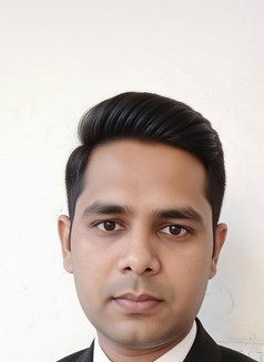 Sevice - Acompañantes masculino in Lahore Photo 2 of 3