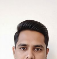 Sevice - Acompañantes masculino in Lahore