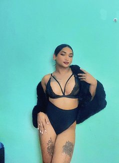 Sewani Karki - Dominadora transexual in Kathmandu Photo 4 of 7