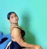 Sewani Karki - Dominadora transexual in Kathmandu