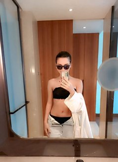 Sex Goddess trixie - Acompañantes transexual in Bangalore Photo 12 of 14