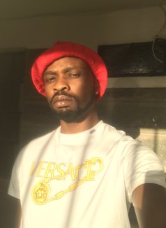 Sex machine - masseur in Nairobi Photo 8 of 9