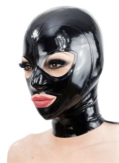 Sex Toys - Acompañantes transexual in Dubai Photo 15 of 23