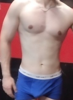 Sexbomb - Male escort in İstanbul Photo 5 of 9