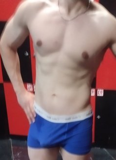 Sexbomb - Male escort in İstanbul Photo 9 of 9