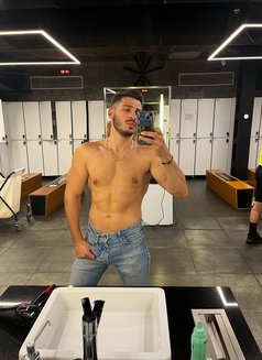 Seximan - Male escort in Paris Photo 8 of 8