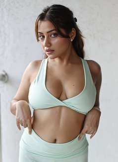 Sexiya - puta in Dubai Photo 7 of 15