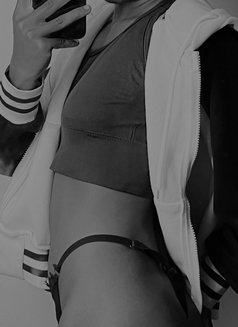 Sexting, meetups and cam session - escort in Colombo Photo 22 of 24