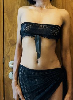 Sexting, meetups and cam session - escort in Colombo Photo 17 of 19