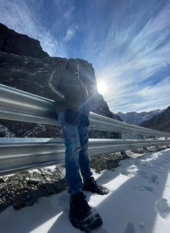 Sexual Intimacy and Desire - Acompañantes masculino in New Delhi Photo 2 of 3