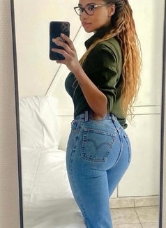 Sexy African Hot Girl Phiona - escort in Ahmedabad Photo 6 of 8