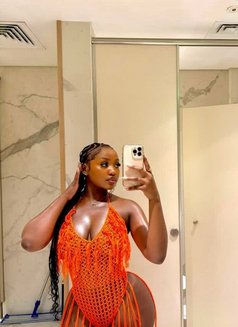 Sexy African Round Boobs Incall - puta in Faridabad Photo 2 of 2