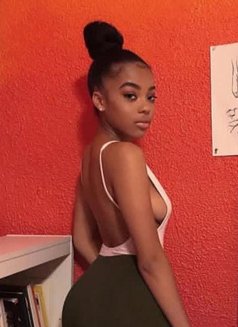 Sexy and Young Classy African Tasha - puta in Gurgaon Photo 4 of 4