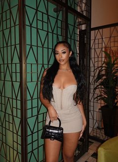 Sexy and Young Classy Girl Emilia - puta in Gurgaon Photo 1 of 4