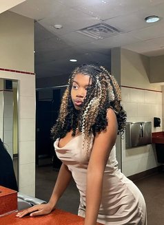Sexy and Young Classy Girl Faith - puta in Ahmedabad Photo 1 of 6
