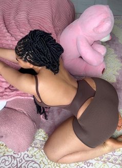 Sexy and Young Classy Girl Lilly - escort in Gurgaon Photo 3 of 6