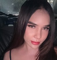 Sexy Anna Just Arrived 17cm thick - Transsexual escort in Manila Photo 29 of 30