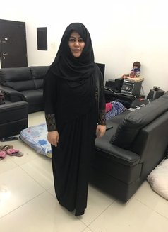 Sexy Armeena - puta in Al Manama Photo 7 of 7