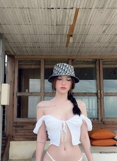Sexy Asian Girl Laura - escort in Dubai Photo 1 of 4