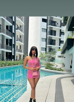 Sexy Bella - puta in Kuala Lumpur Photo 2 of 3