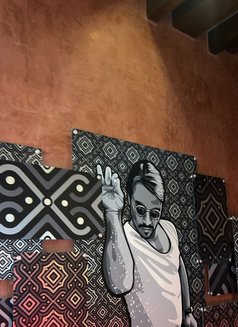 Sexy Black Top G - Acompañantes masculino in Dubai Photo 2 of 5