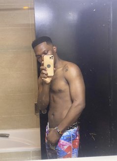 Sexy Black Top G - Acompañantes masculino in Dubai Photo 3 of 5