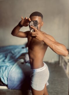 Sexy BlackTop - Male escort in Dubai Photo 4 of 6