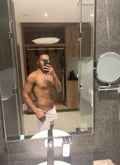Sexy BlackTop - Male escort in Dubai Photo 6 of 6