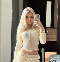 Sexy Blonde Shemale - Transsexual escort in İstanbul