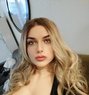 Sexy Blonde Shemale - Acompañantes transexual in İstanbul Photo 1 of 13