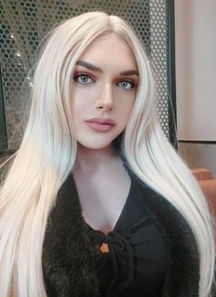 Sexy Blonde Shemale - Transsexual escort in İstanbul Photo 11 of 13