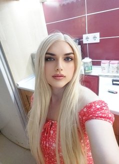 Sexy Blonde Shemale - Transsexual escort in İstanbul Photo 12 of 13