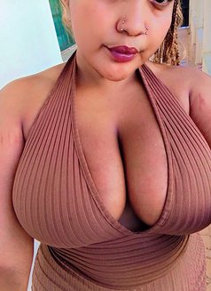 sexy bomb - escort in Mombasa Photo 3 of 5