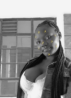 Sexy Brat - masseuse in Nairobi Photo 2 of 2