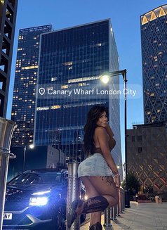 Sexy Brazilian 100% Real - Transsexual escort in London Photo 5 of 14