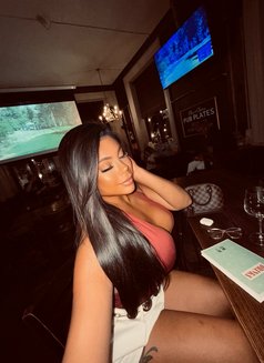 Sexy Brazilian 100% Real - Transsexual escort in London Photo 6 of 14