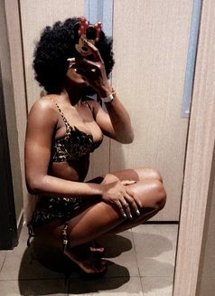 Sexy Brenda - puta in Accra Photo 1 of 5