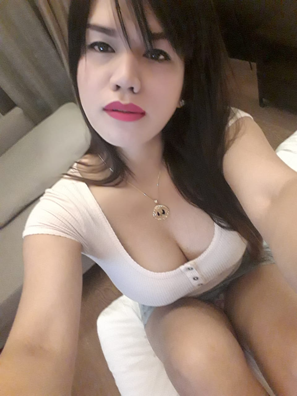 Busty Filipino Woman Transsexual - Sexy Busty Curvy Vivian TS, Filipino Transsexual escort in Manila
