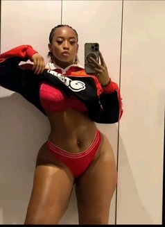 Sexy - puta in Noida Photo 1 of 4