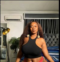 Sexy - puta in Noida Photo 2 of 4