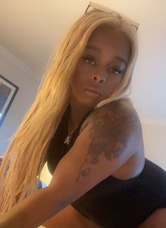 SEXY CHOCOLATE BIG BOOTY BLONDE COMING - escort in Tokyo Photo 2 of 7