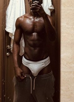 Sexy Chocolate - Male escort in Riyadh Photo 2 of 7