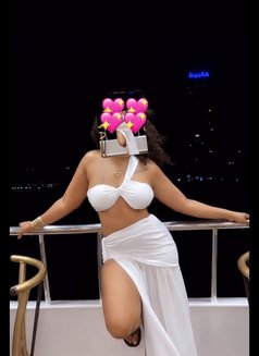 Sexy Diva 14 - puta in Cairo Photo 1 of 3