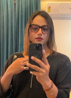 Sexy Diya - Transsexual escort in Lucknow Photo 1 of 4