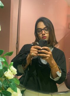 Sexy Diya - Transsexual escort in Lucknow Photo 2 of 4